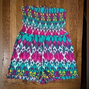 NWT: It’s Fashion Strapless Flamestitch Romper! Size 1X.